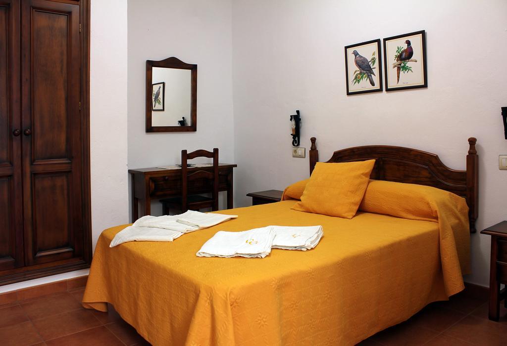 Apartamentos Casa Gil Ел Боске Стая снимка
