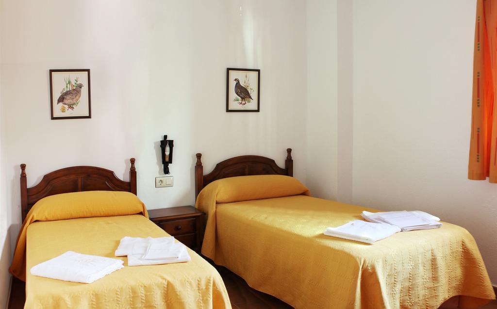 Apartamentos Casa Gil Ел Боске Стая снимка